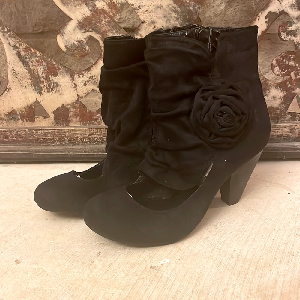Super cute, peep toe black booties size 8.5 brand new never worn